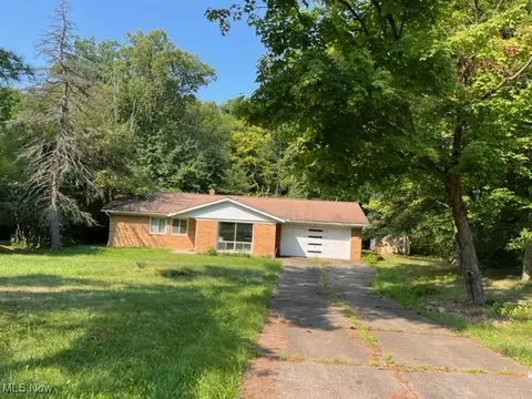 9076 Broadledge Rd, Macedonia, OH 44056