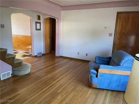631 E 240th St, Euclid, OH 44123 photo 8