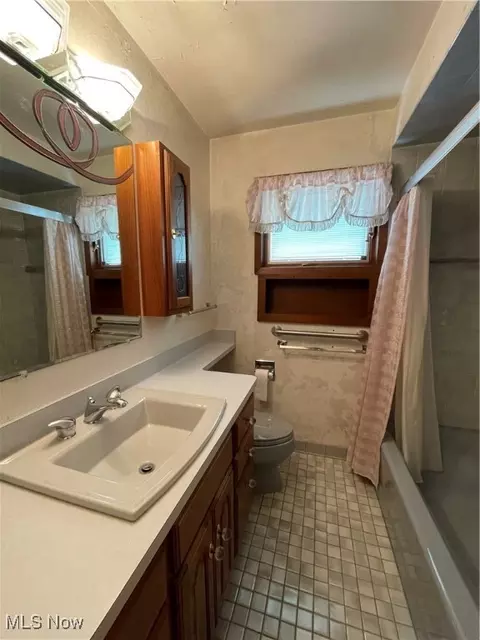 631 E 240th St, Euclid, OH 44123 photo 21