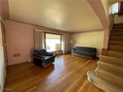 631 E 240th St, Euclid, OH 44123 photo 9