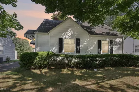 1675 Girard St, Akron, OH 44301