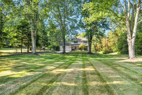 17570 Vermont St, Grafton, OH 44044