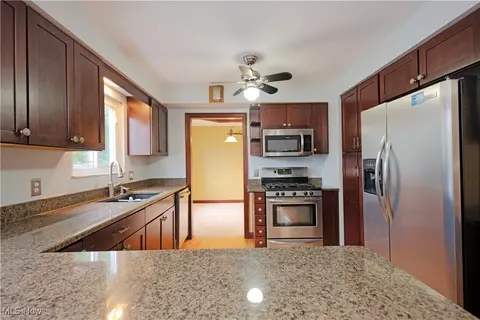 2501 E Pleasant Valley Rd, Seven Hills, OH 44131 photo 11