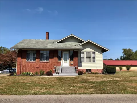1410 Denman Ave, Coshocton, OH 43812