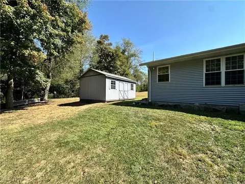 301 Pleasant St, Barnesville, OH 43713 photo 21