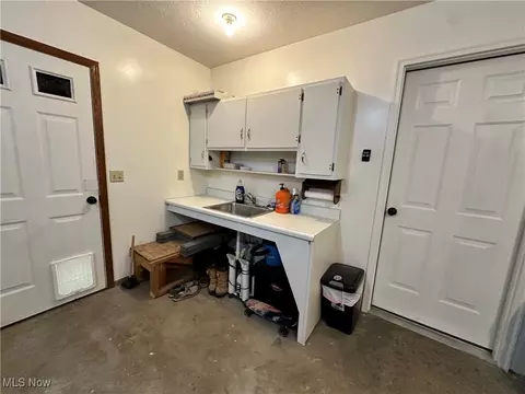 301 Pleasant St, Barnesville, OH 43713 photo 19