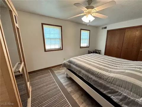 301 Pleasant St, Barnesville, OH 43713 photo 14