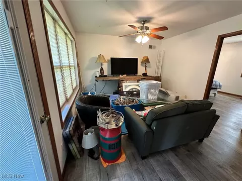 301 Pleasant St, Barnesville, OH 43713 photo 16