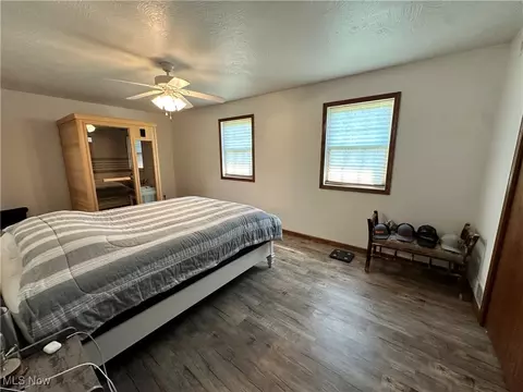 301 Pleasant St, Barnesville, OH 43713 photo 11