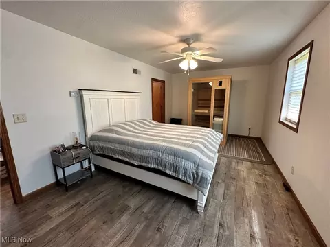 301 Pleasant St, Barnesville, OH 43713 photo 12