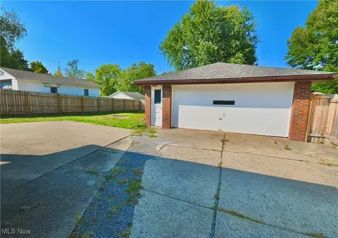 Exterior - 591 Brandon Ave, Struthers, OH 44471 photo 5 of 7