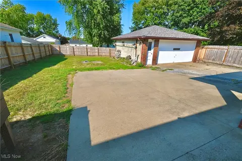 Exterior - 591 Brandon Ave, Struthers, OH 44471 photo 3 of 7