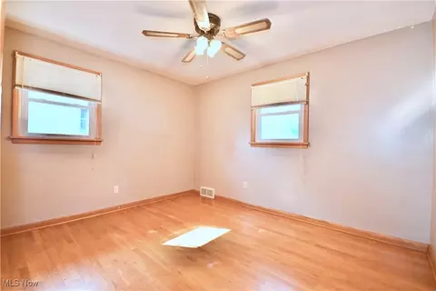 Bedroom - 591 Brandon Ave, Struthers, OH 44471 photo 3 of 7
