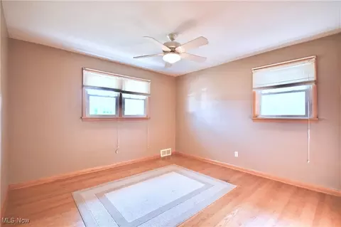Bedroom - 591 Brandon Ave, Struthers, OH 44471 photo 6 of 7