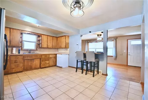 Kitchen - 591 Brandon Ave, Struthers, OH 44471 photo 1 of 3