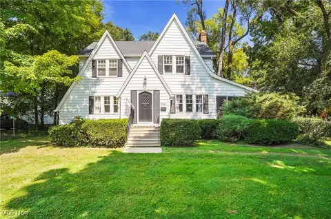 3040 Vincent Rd, Silver Lake, OH 44224