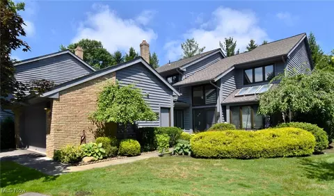 3 Bennington Ct, Beachwood, OH 44122