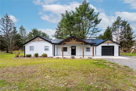 2404 Pleasant Valley Rd, Niles, OH 44446