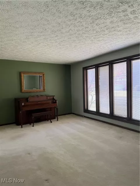 4646 Windsor Cir NE, Canton, OH 44714 photo 6