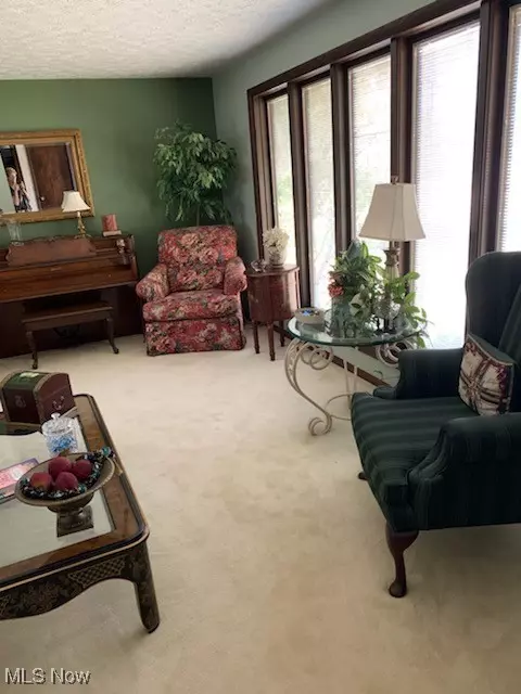 4646 Windsor Cir NE, Canton, OH 44714 photo 5