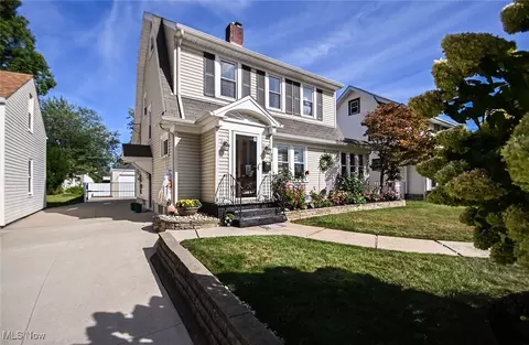 312 Raff Rd NW, Canton, OH 44708