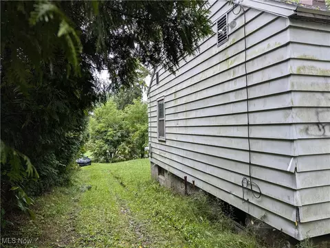 2919 Kendall Rd, Akron, OH 44321 photo 3