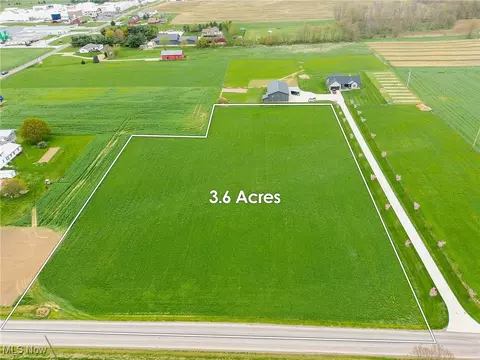 E Western Road, Apple Creek, OH 44606