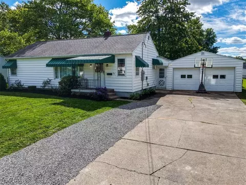 76 W Erie St, Jefferson, OH 44047