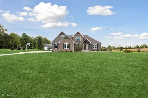 17328 Creekside St, Lagrange, OH 44050 photo 3