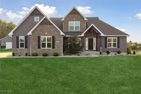 17328 Creekside St, Lagrange, OH 44050 photo 2