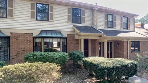 176 Talsman Dr #C, Canfield, OH 44406