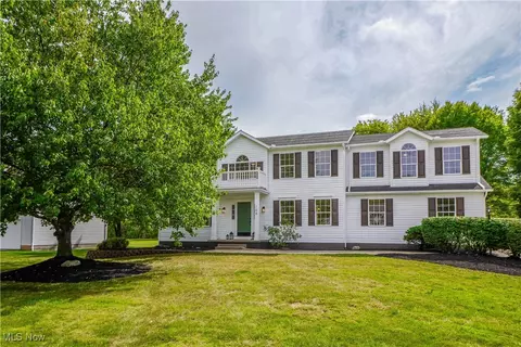 104 E Oakmont Way, Northfield, OH 44067