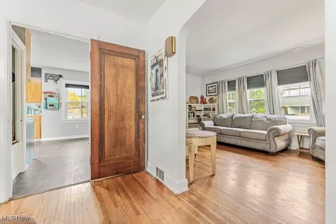 894 Wright Ave, Alliance, OH 44601 photo 10