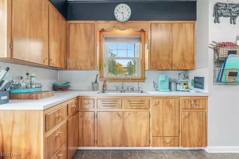 894 Wright Ave, Alliance, OH 44601 photo 14