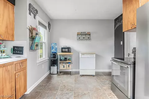 894 Wright Ave, Alliance, OH 44601 photo 12