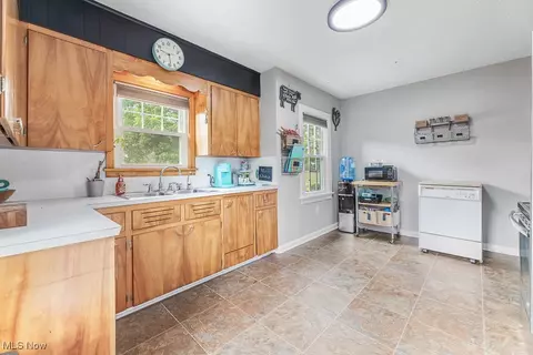 894 Wright Ave, Alliance, OH 44601 photo 13