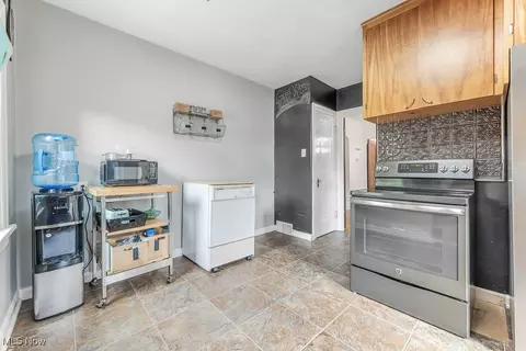 894 Wright Ave, Alliance, OH 44601 photo 15