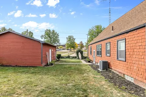 894 Wright Ave, Alliance, OH 44601 photo 36