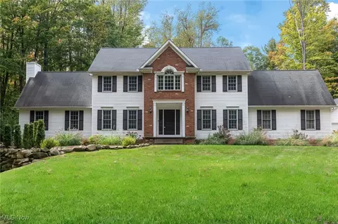 16740 Jennifer Ln, Chagrin Falls, OH 44023