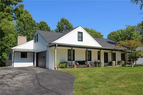 207 Harmon Rd, Aurora, OH 44202 photo 2