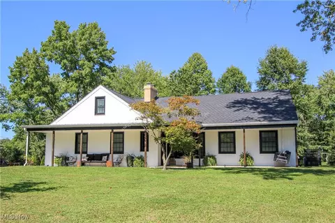 207 Harmon Rd, Aurora, OH 44202
