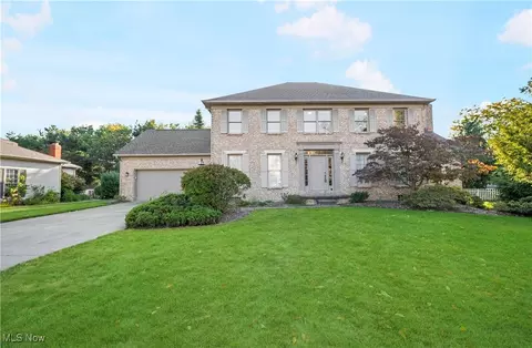 5700 Kings Gate Cir, Canton, OH 44721