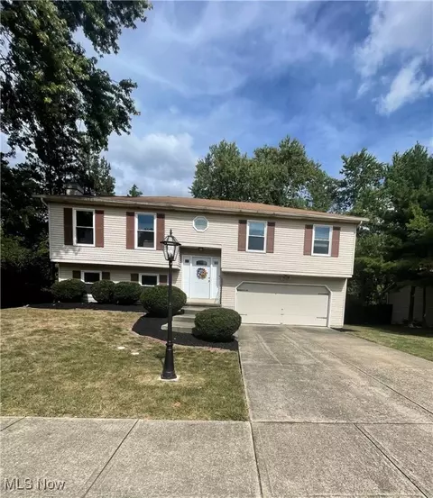 18668 Admiralty Dr, Strongsville, OH 44136