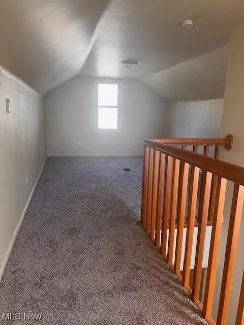 Entry Way - 39 W Lewis St, Struthers, OH 44471 photo 2 of 2