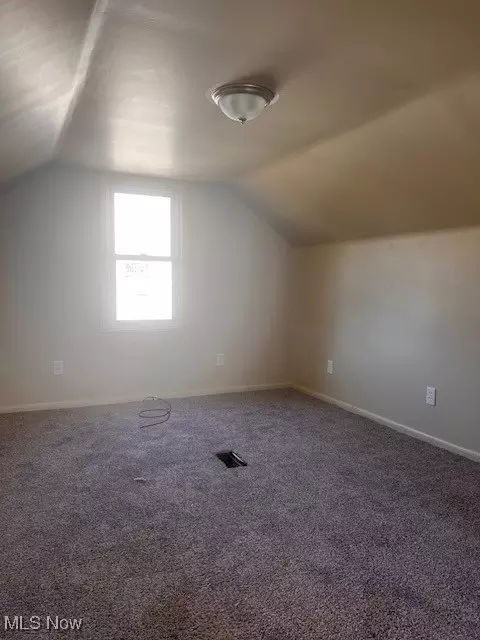 Bedroom - 39 W Lewis St, Struthers, OH 44471 photo 1 of 1