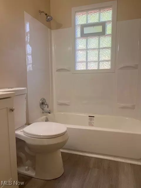 Bath - 39 W Lewis St, Struthers, OH 44471 photo 1 of 1
