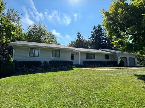 13955 Goodwin St, Burton, OH 44021