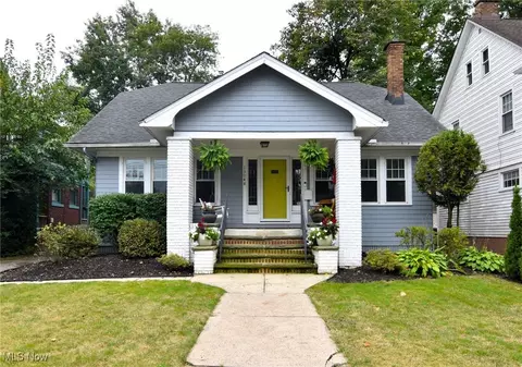 13048 Cedar Rd, Cleveland Heights, OH 44118