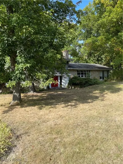 3351 Forest Lake Dr, Medina, OH 44256