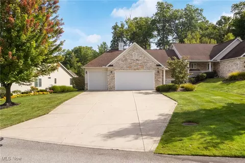 6871 Auburn Rd #20, Concord, OH 44077
